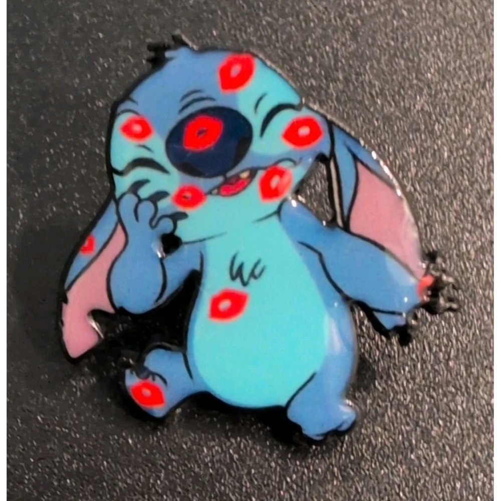 Neon Tuesday Lilo & Stitch Exclusive Disney Stitch Covered In Kisses Lapel Pin
